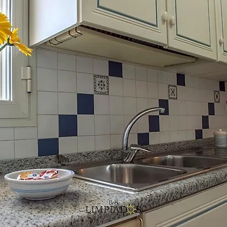 Oda ve Kahvaltı Limpiados 3*